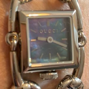 Gucci Signorina black MOP watch. EUC